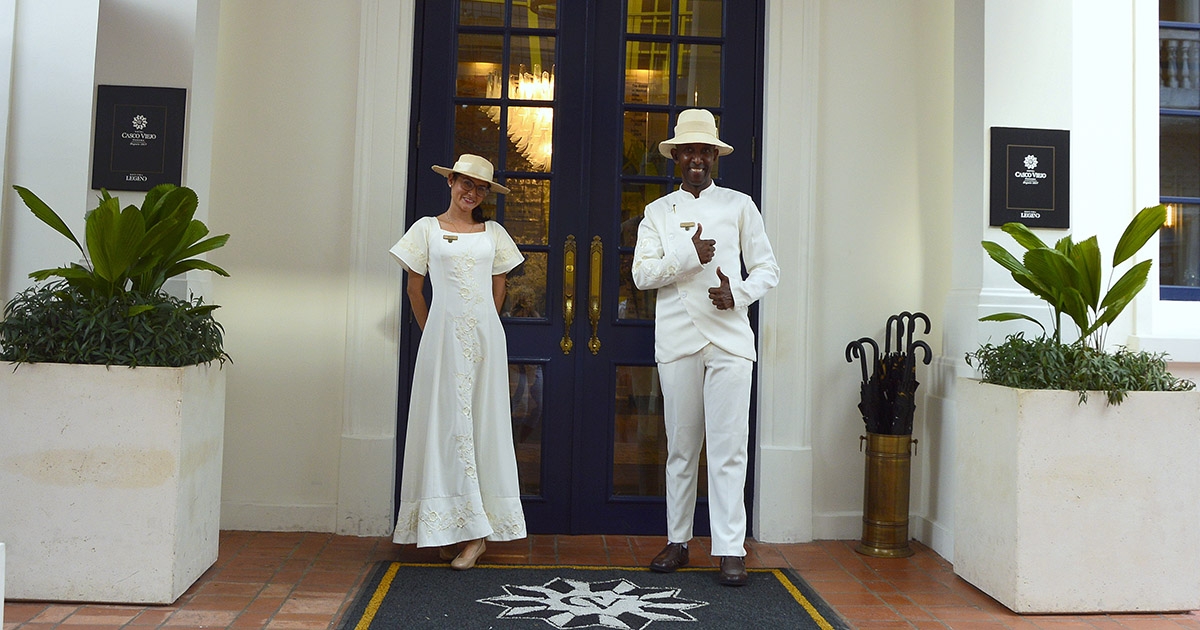 Kalóz, szép leányok és indiánok